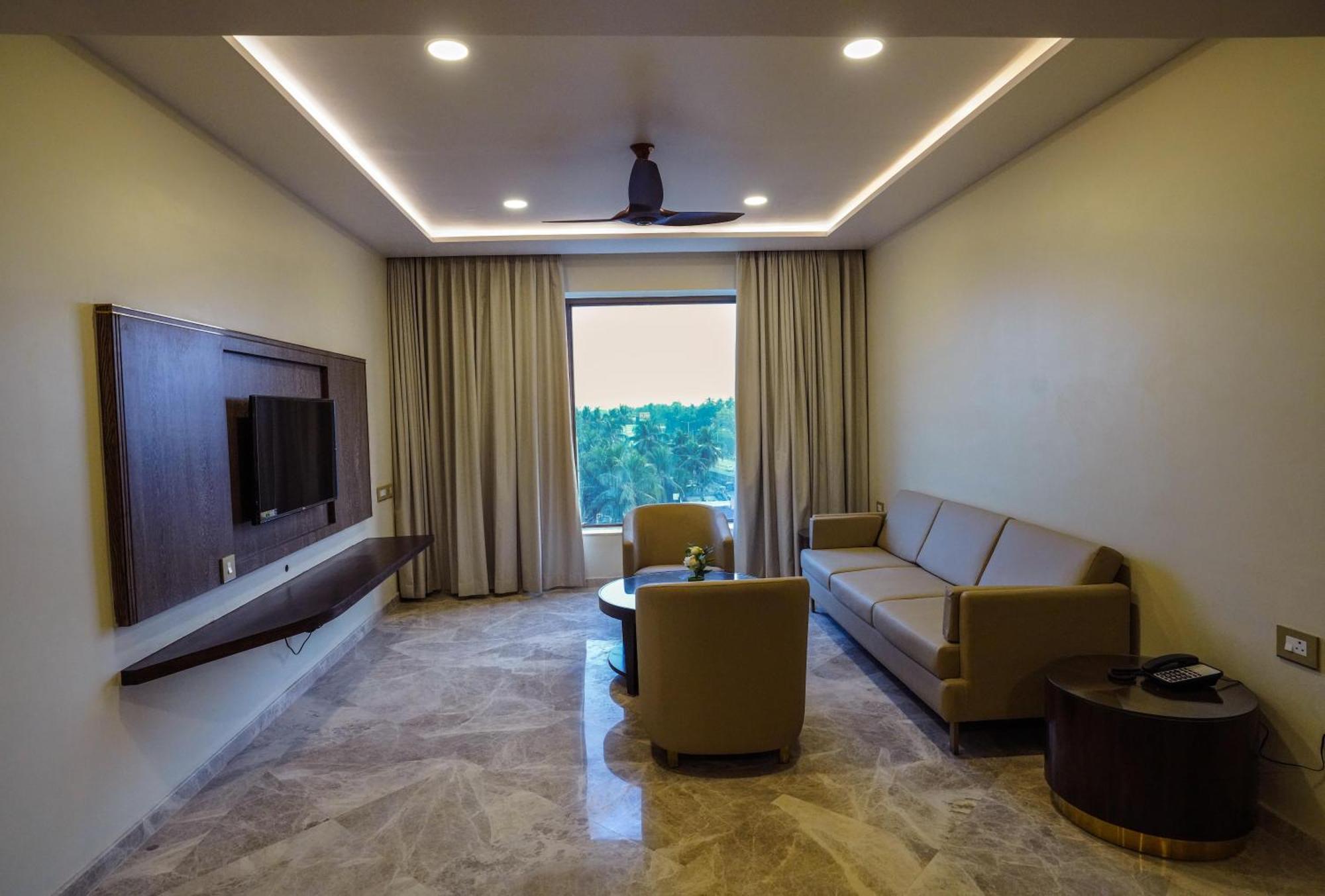 Uva Manish Hotel Kundapur Exterior foto